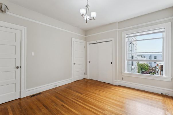 Chandelier, Empty room, Interior, Wood Texture Flooring