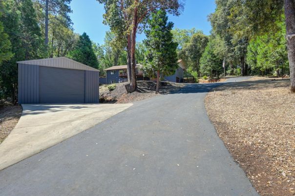 Detached Garage, Exterior