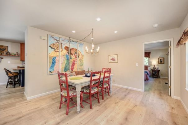 Chandelier, Dining room, Interior, Recessed Lighting, Wood Texture Flooring