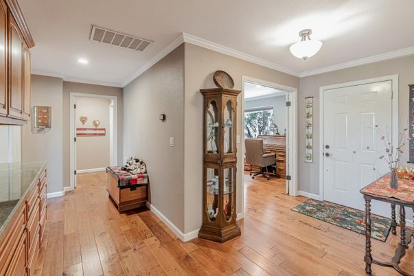 Interior, Recessed Lighting, Wood Texture Flooring