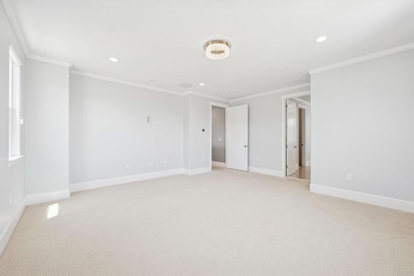 Empty room, Interior, Recessed Lighting
