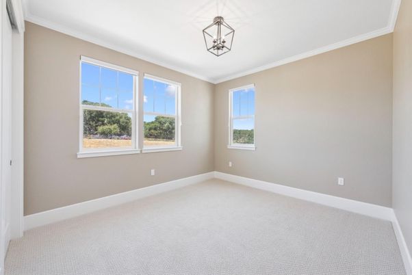 Empty room, Interior, Pendant Lights