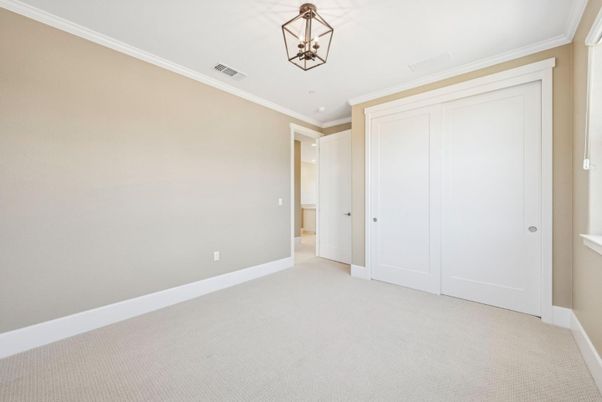 Empty room, Interior, Pendant Lights