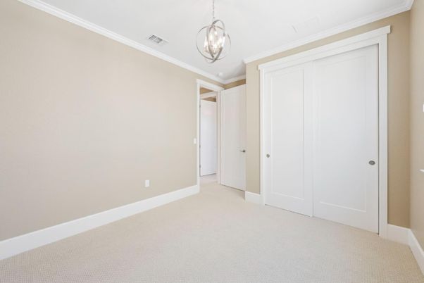 Empty room, Interior, Pendant Lights