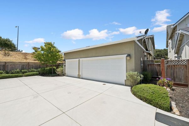 Detached Garage, Exterior