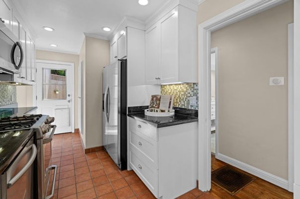 Interior, Kitchen, Recessed Lighting