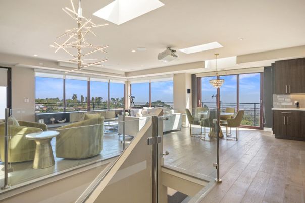Chandelier, Dining room, Interior, Living room, Pendant Lights, Recessed Lighting, Water, Wood Texture Flooring