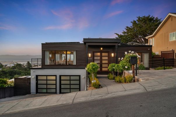Attached, Exterior, Facade, Modern