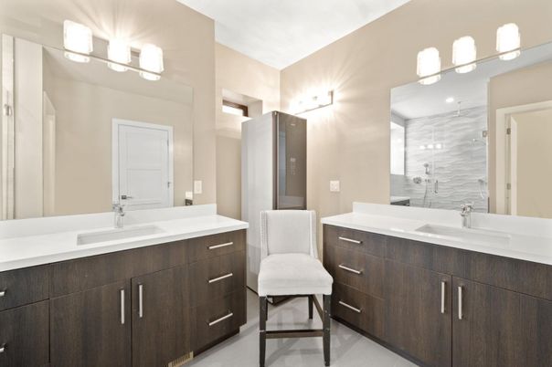 Bathroom, Dual Sink Vanities, Interior