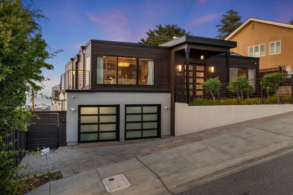 Attached, Exterior, Facade, Modern