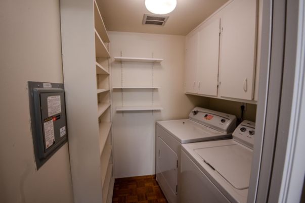 Interior, Washer, Wood Texture Flooring