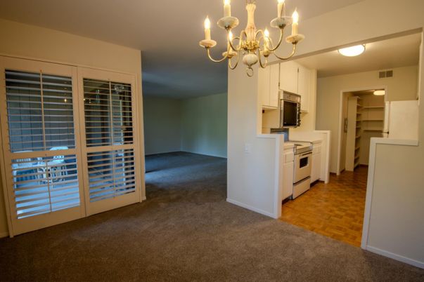 Chandelier, Empty room, Interior, Kitchen