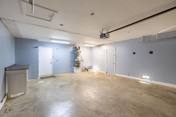 Garage, Interior