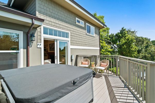 Exterior, Hot Tub