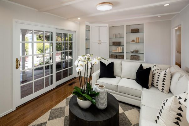 Interior, Living room, Recessed Lighting, Wood Texture Flooring