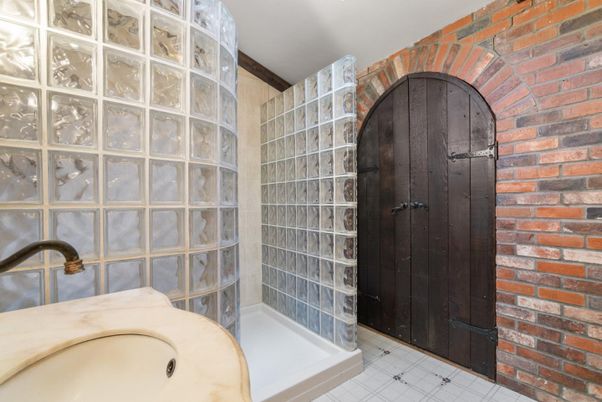 Bathroom, Interior, Stone Walls