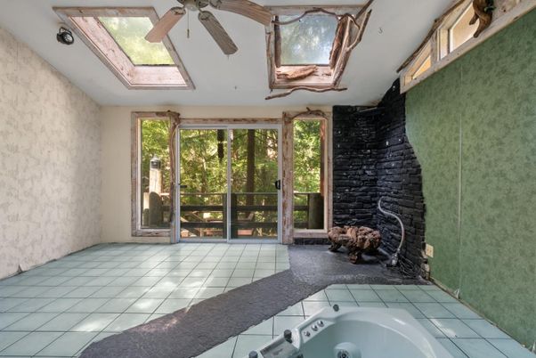 Bathroom, Interior, Tile Countertops