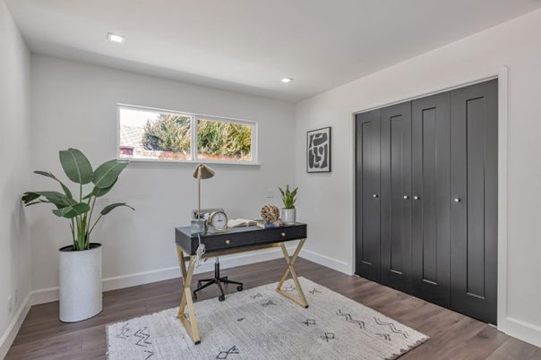 Home Office, Interior, Recessed Lighting, Wood Texture Flooring