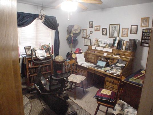 Home Office, Interior
