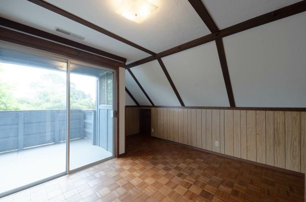 Empty room, Interior, Wooden Beams