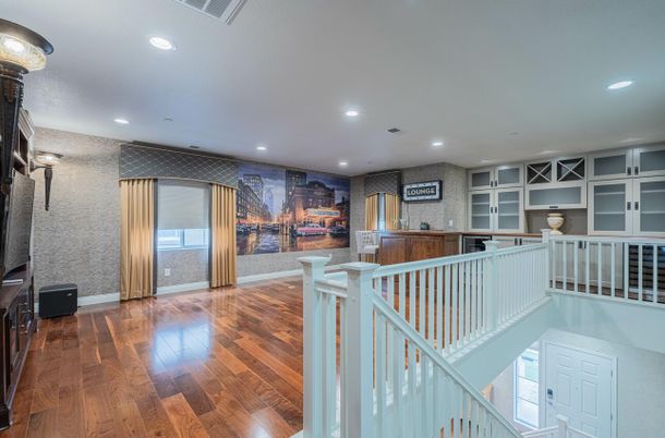 Interior, Recessed Lighting, Wood Texture Flooring