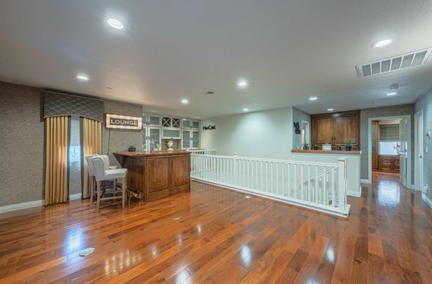 Interior, Recessed Lighting, Wood Texture Flooring