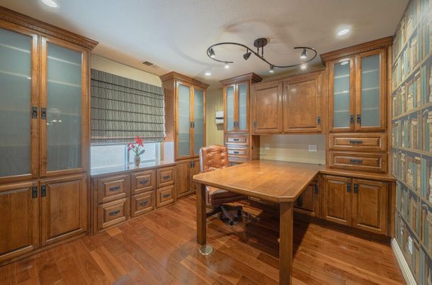 Home Office, Interior, Recessed Lighting, Wood Texture Flooring