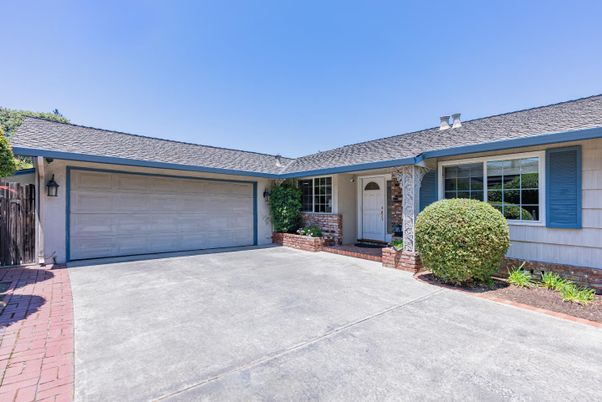 Attached, Exterior, Facade, Brick Facade, Ranch
