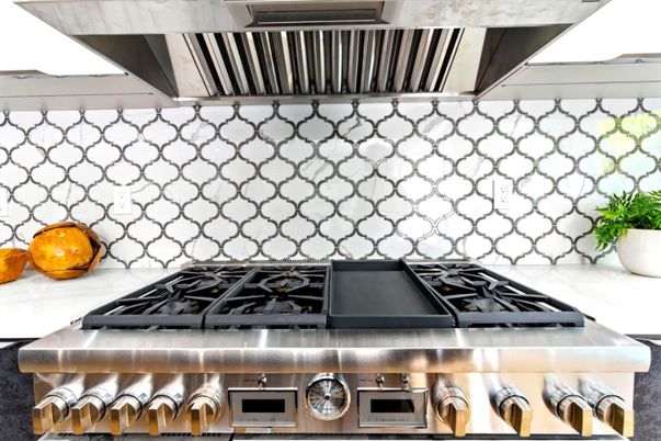 Exterior, Kitchen, Stainless Steel Appliances