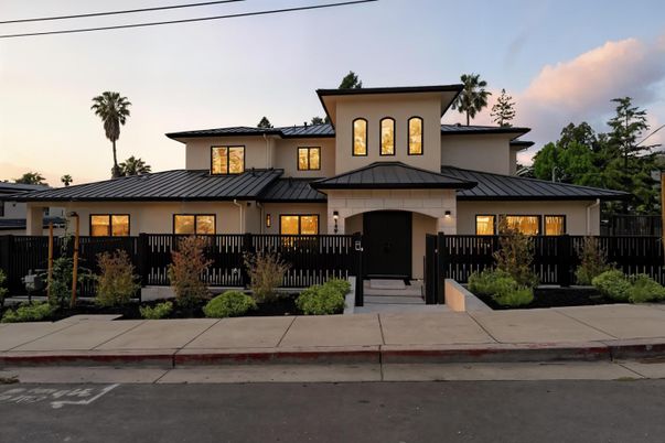 Exterior, Facade, Mediterranean