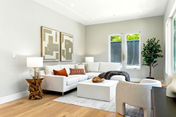 Interior, Living room, Recessed Lighting, Wood Texture Flooring