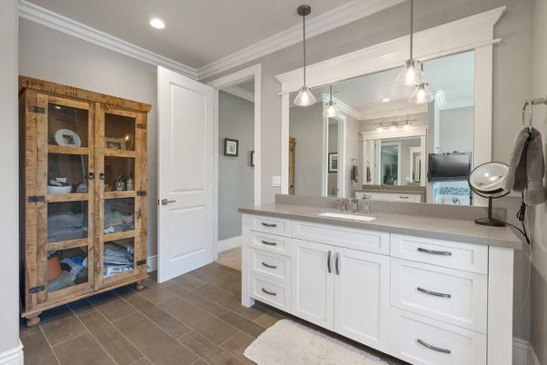 Bathroom, Interior, Pendant Lights, Recessed Lighting, Wood Texture Flooring