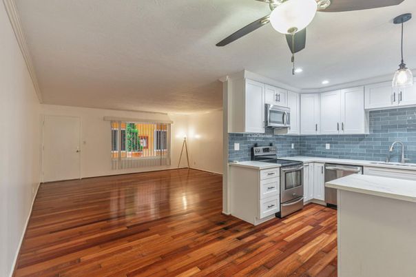 Interior, Kitchen, Pendant Lights, Recessed Lighting, Wood Texture Flooring