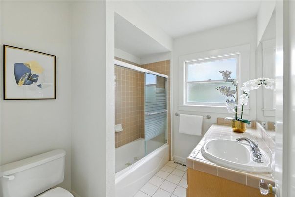 Bathroom, Interior, Tile Countertops