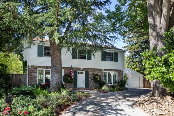Attached, Exterior, Facade, Brick Facade, Raised Ranch
