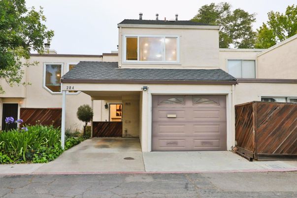 Attached, Exterior, Facade, Modern