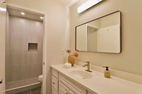 Bathroom, Interior, Recessed Lighting