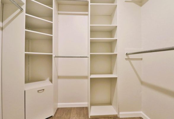 Interior, Walk-in Closets, Wood Texture Flooring