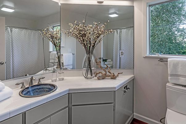 Bathroom, Interior, Tile Countertops
