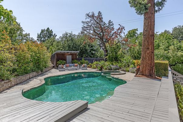 Exterior, Pool