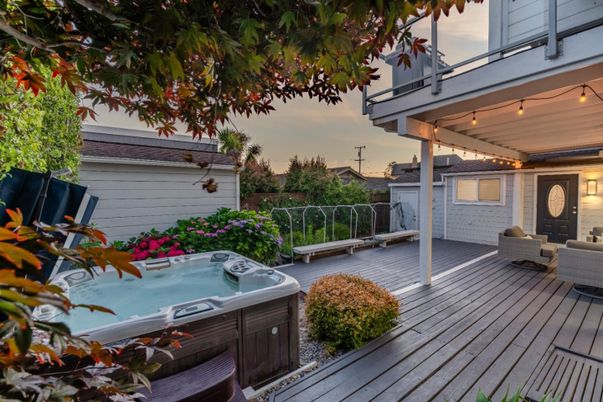 Exterior, Hot Tub