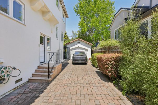 Detached Garage, Exterior