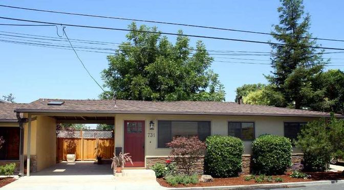 Exterior, Facade, Ranch