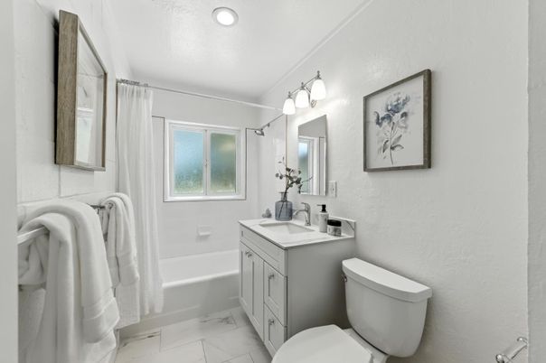 Bathroom, Interior, Marble, Recessed Lighting