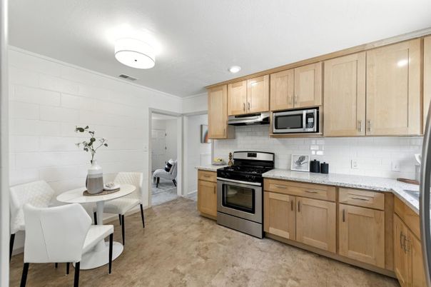 Dining room, Interior, Kitchen, Recessed Lighting, Stainless Steel Appliances