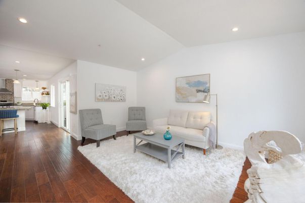Interior, Kitchen, Living room, Pendant Lights, Recessed Lighting, Wood Texture Flooring