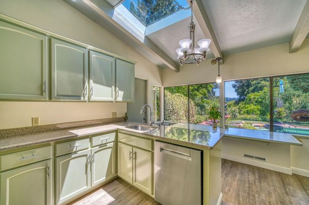 Chandelier, Interior, Kitchen, Pendant Lights, Wood Texture Flooring