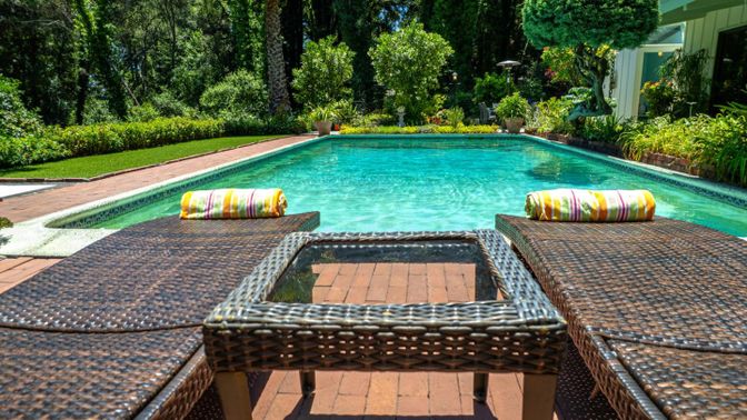 Exterior, Pool