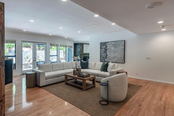 Interior, Living room, Recessed Lighting, Wood Texture Flooring