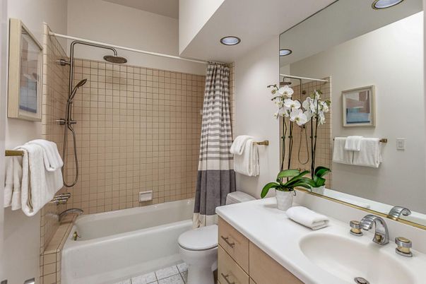 Bathroom, Interior, Recessed Lighting